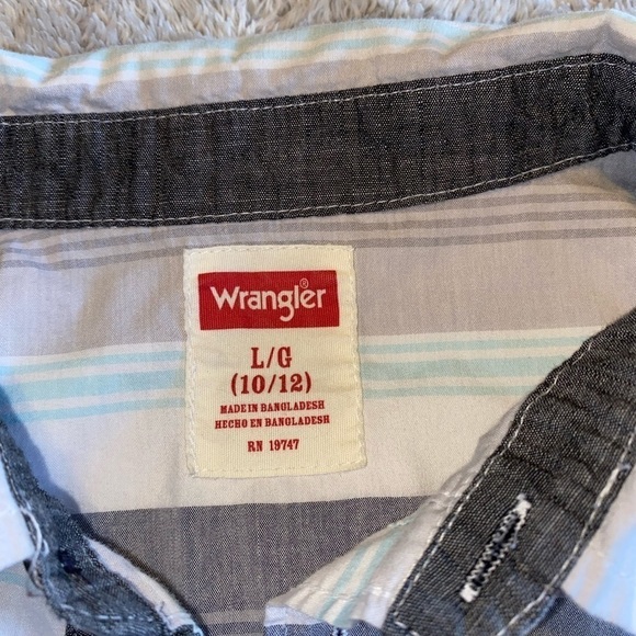 Boys Wrangler button up - Picture 2 of 3